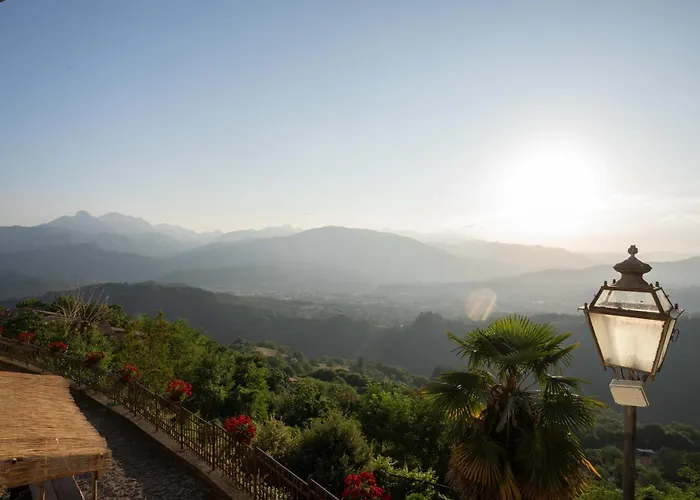 Villa Loris - History & Luxury