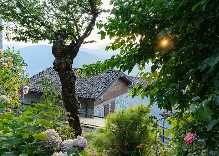 Villa Loris - History & Luxury