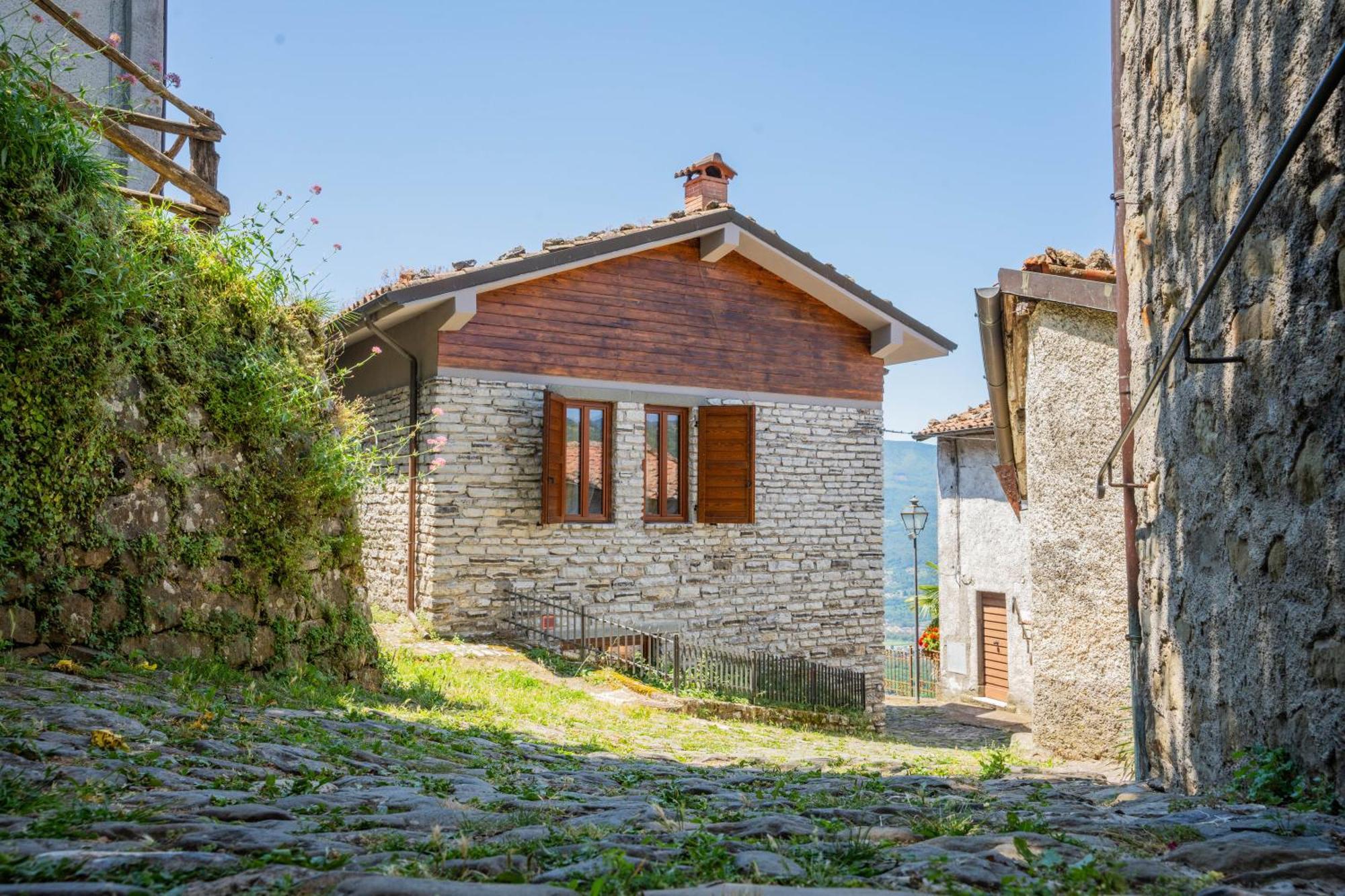 Loris - History & Luxury Villa *
